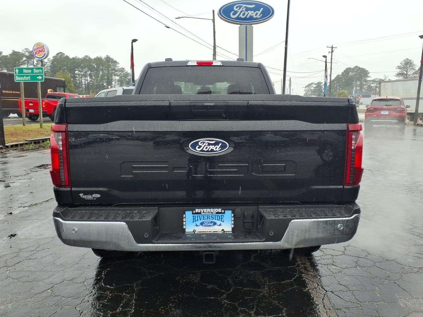 New 2026 Agate Black Metallic Ford XLT image 2