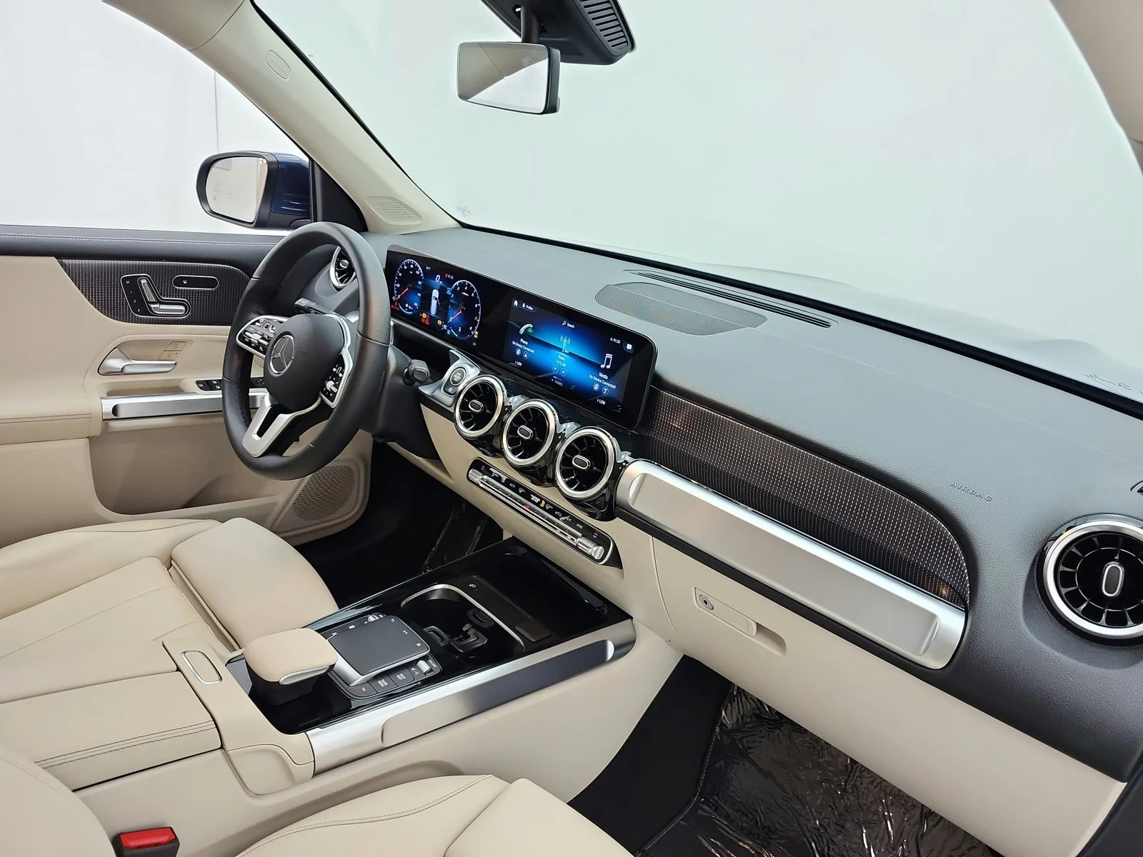 Used 2022 Denim Blue Metallic Mercedes-Benz GLB 250 SUV image 18