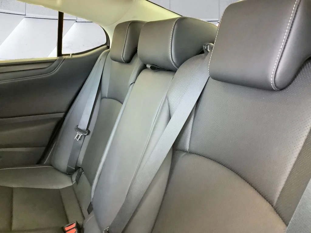 Used 2023 White Lexus 350 image 18