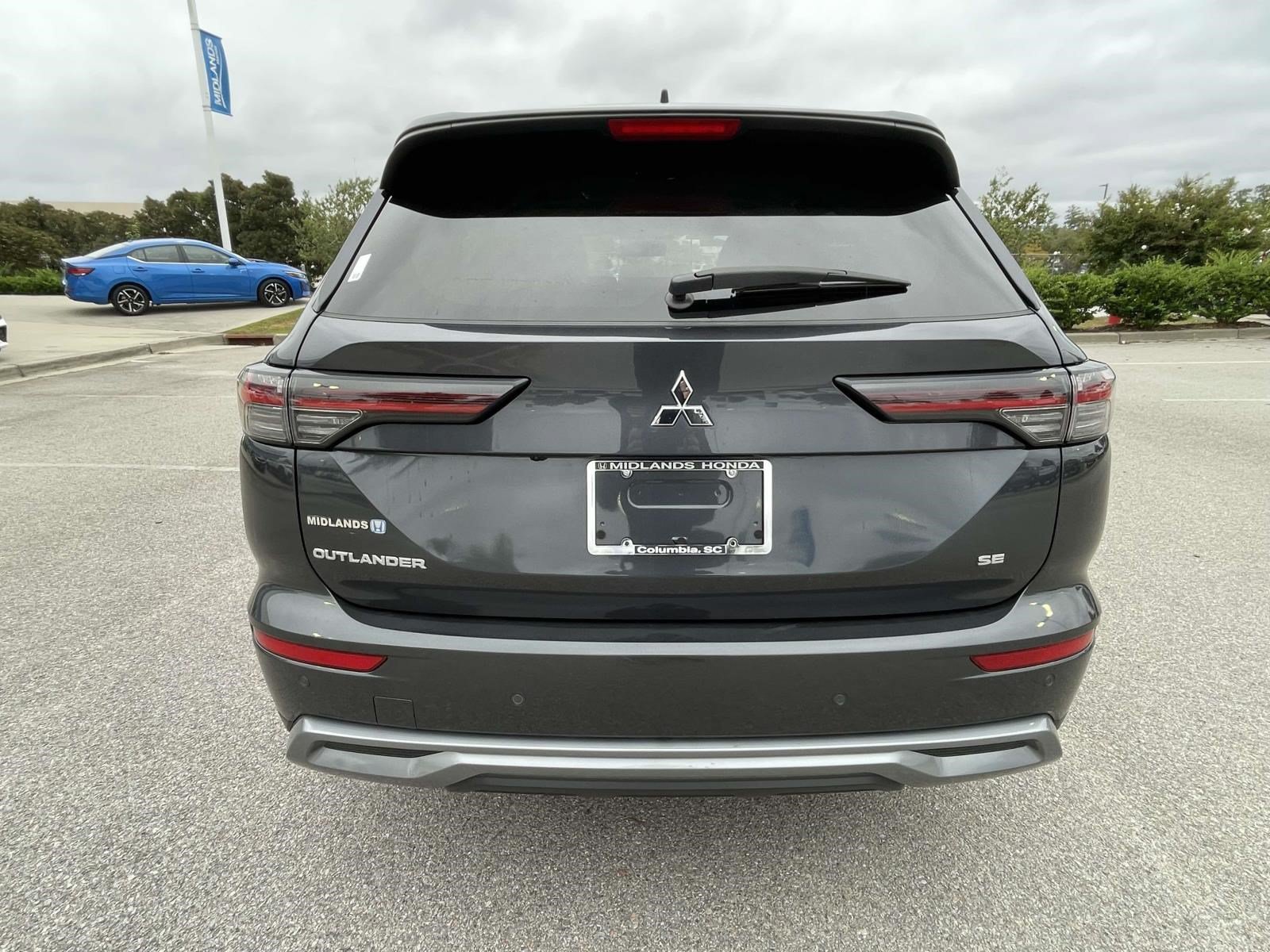 Used 2025 Graphite Gray Mitsubishi SE image 5