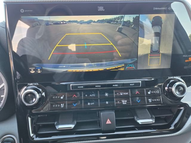 Used 2021  Toyota Platinum image 11
