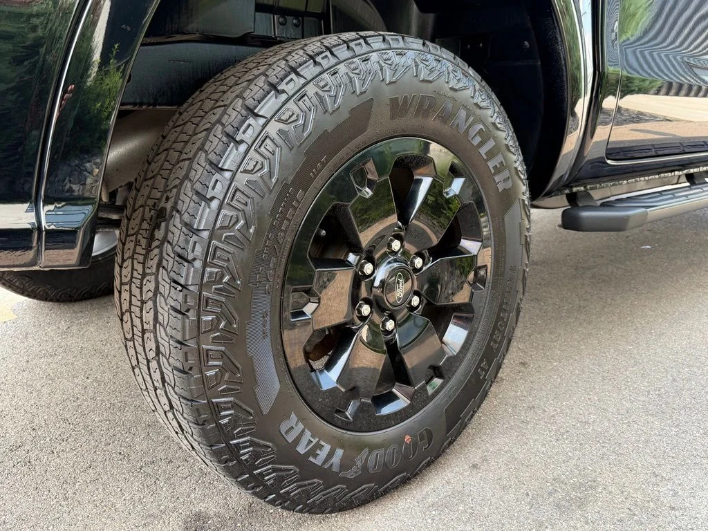 Used 2023 Black Ford XLT image 22