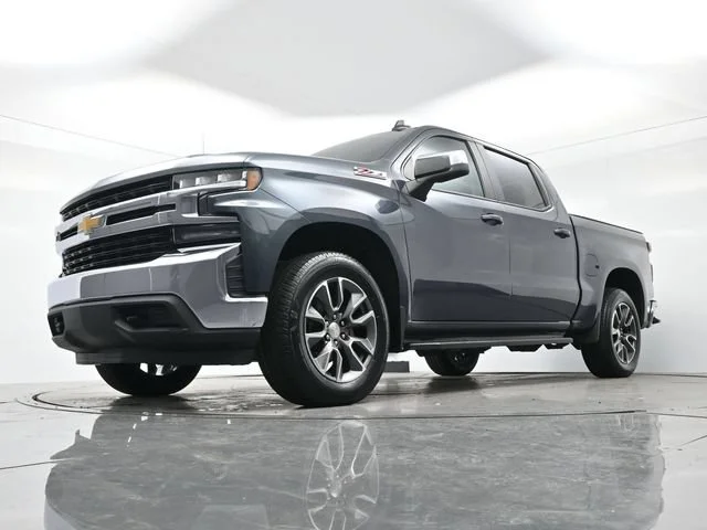 Used 2019 SHADOW GRAY METALLIC Chevrolet LT image 23