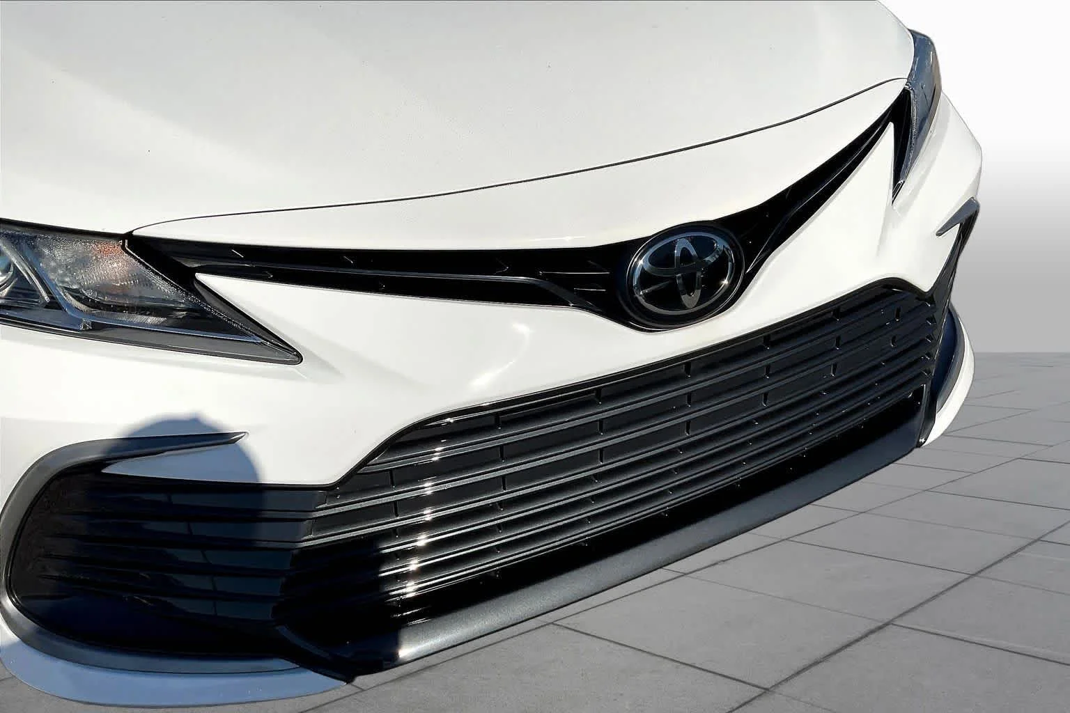Used 2024 Ice Cap Toyota LE image 29