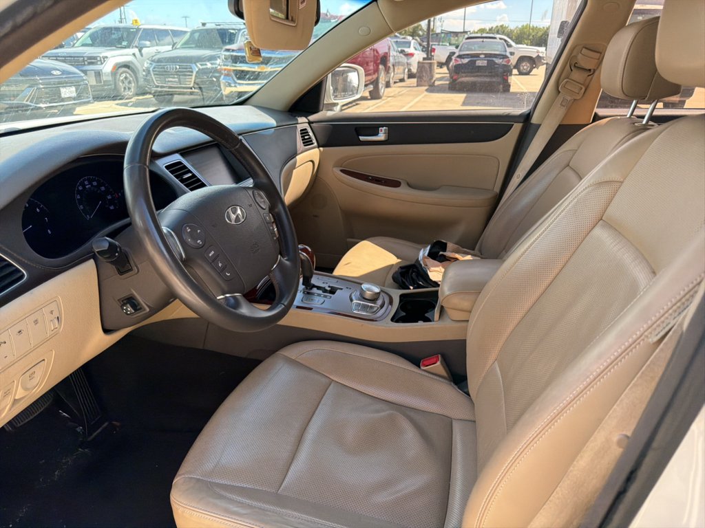 Used 2012 White Satin Pearl Hyundai 3.8L image 3