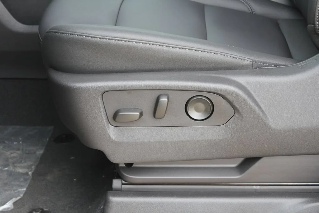 New 2026 Onyx Black GMC Elevation image 13