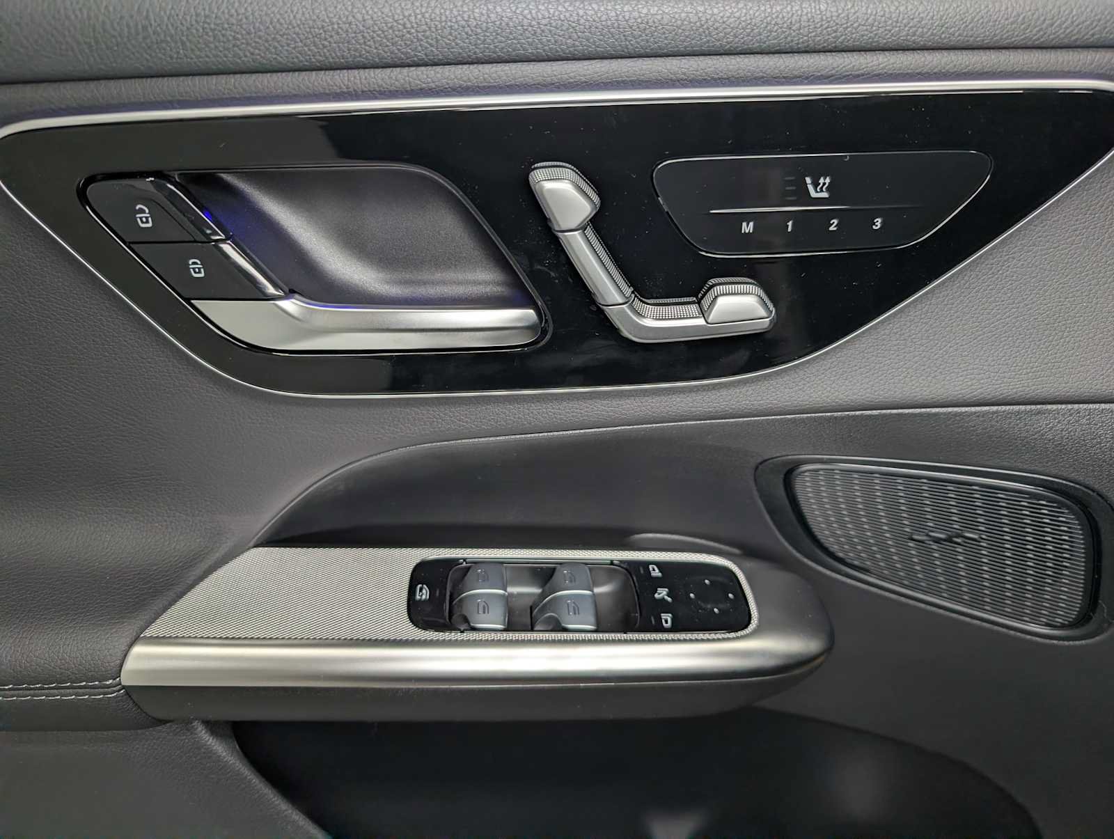 New 2026 Black Mercedes-Benz GLC 300 image 30