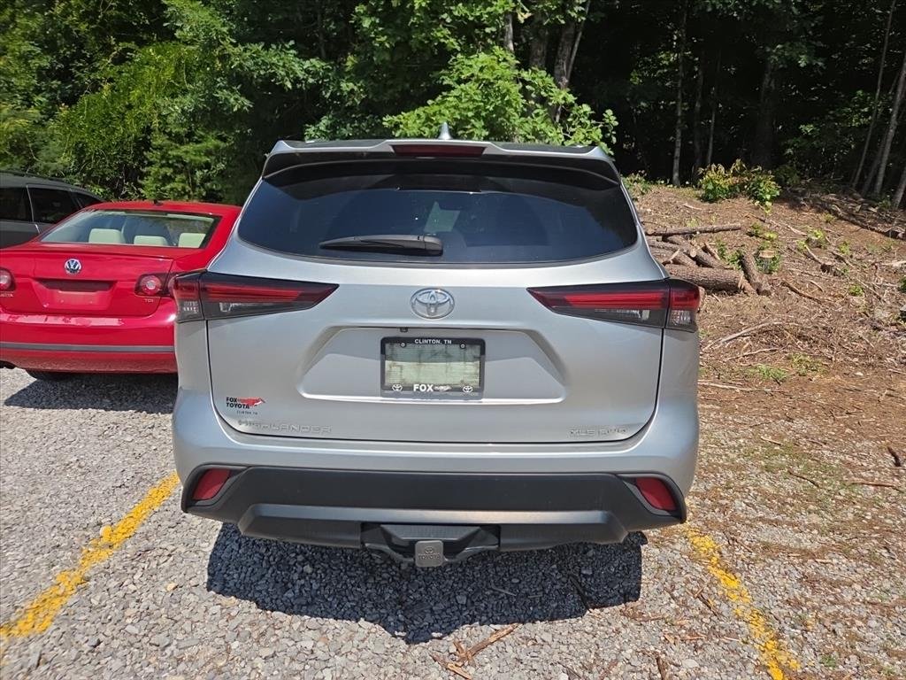 Used 2024 Silver Toyota XLE image 5