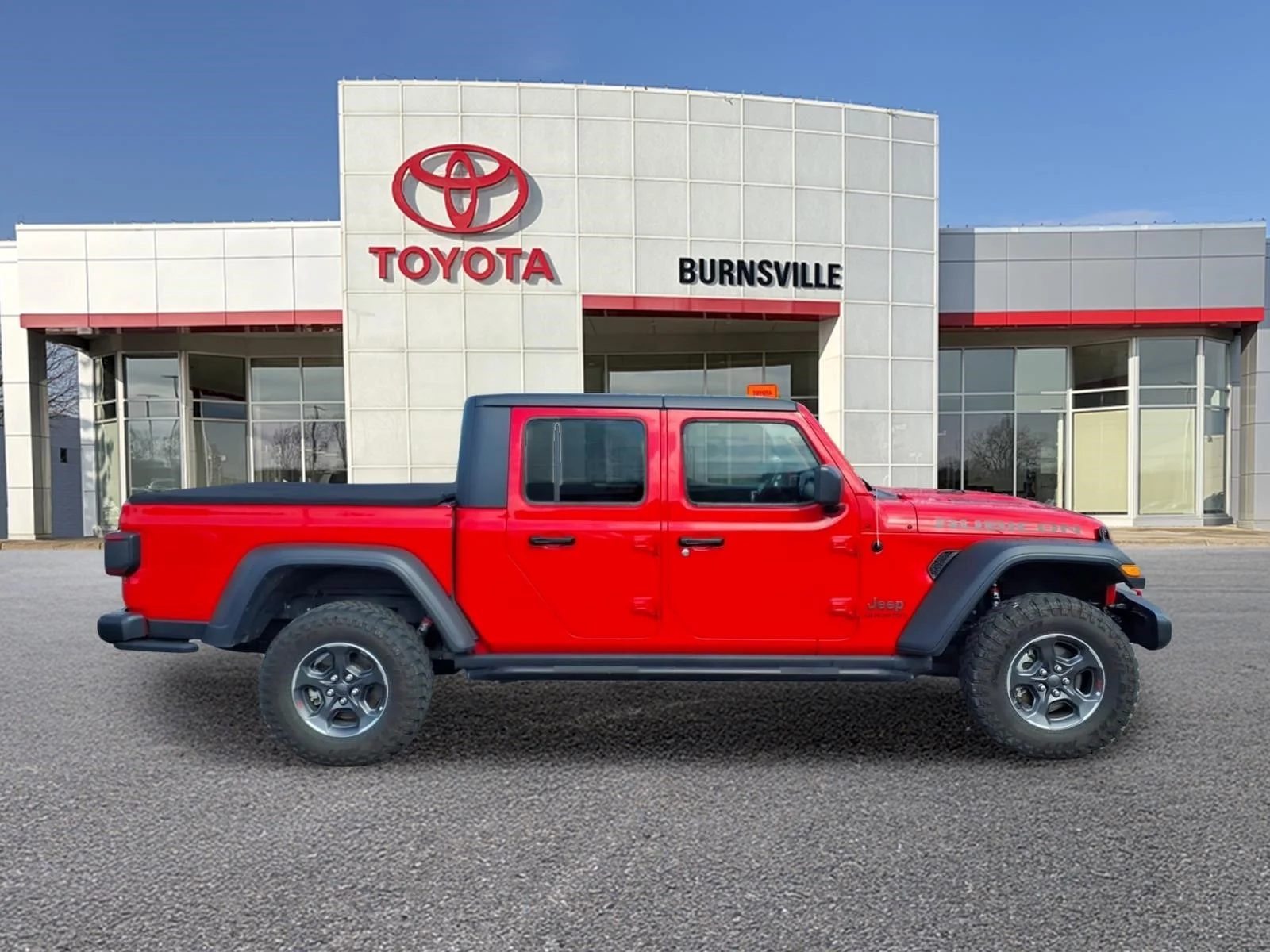 Used 2020 Jeep Gladiator Rubicon with VIN 1C6JJTBG3LL126280 for sale in Burnsville, Minnesota
