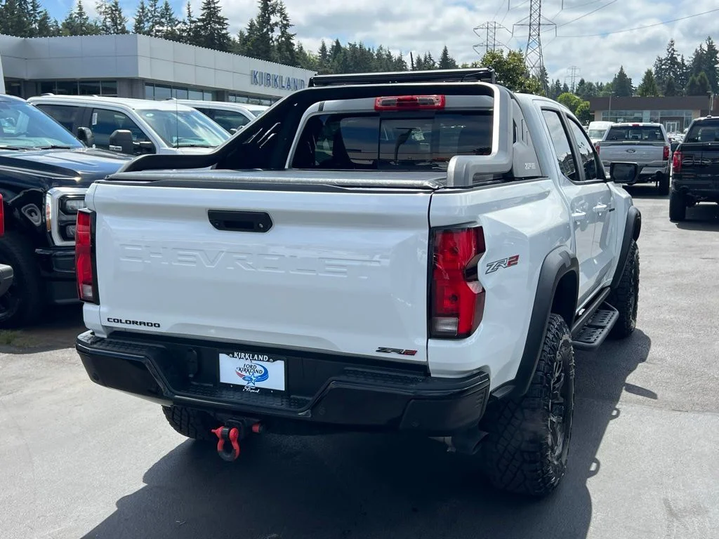2025 Chevrolet Colorado ZR2 - Photo 7