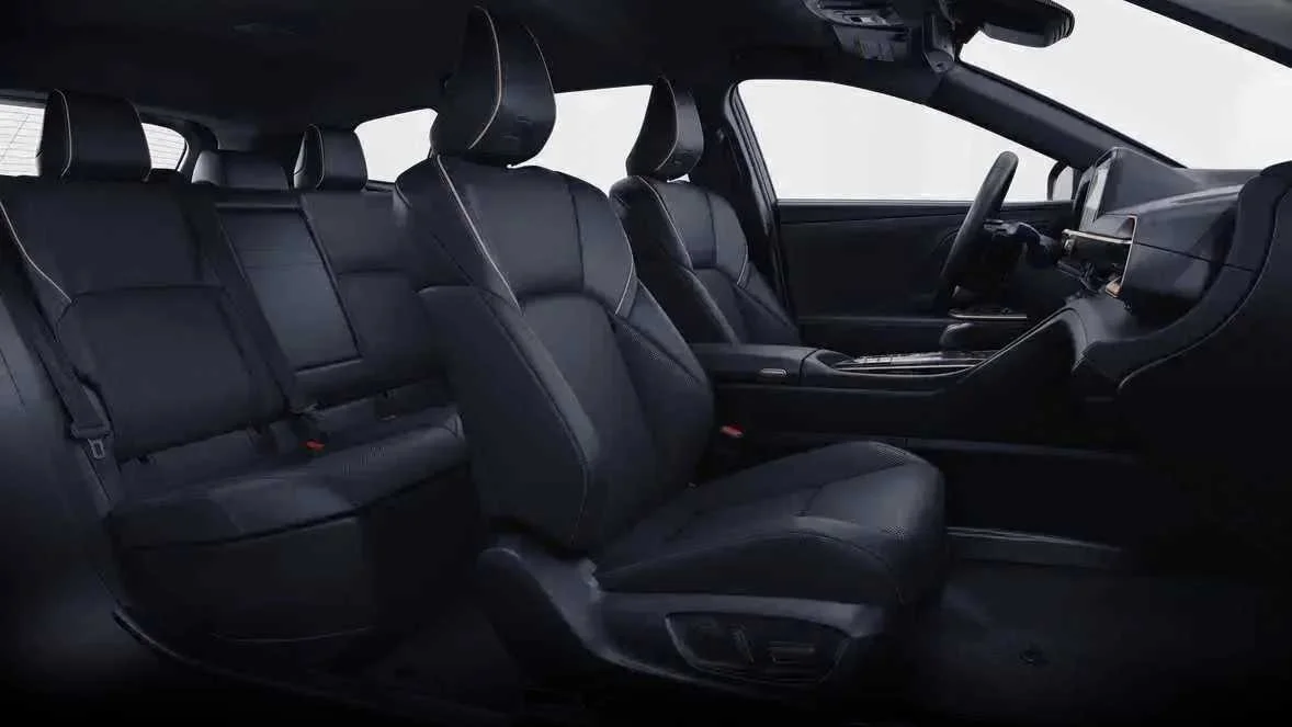 New 2026 Oxygen White <sup>1</sup> Toyota  XLE image 6