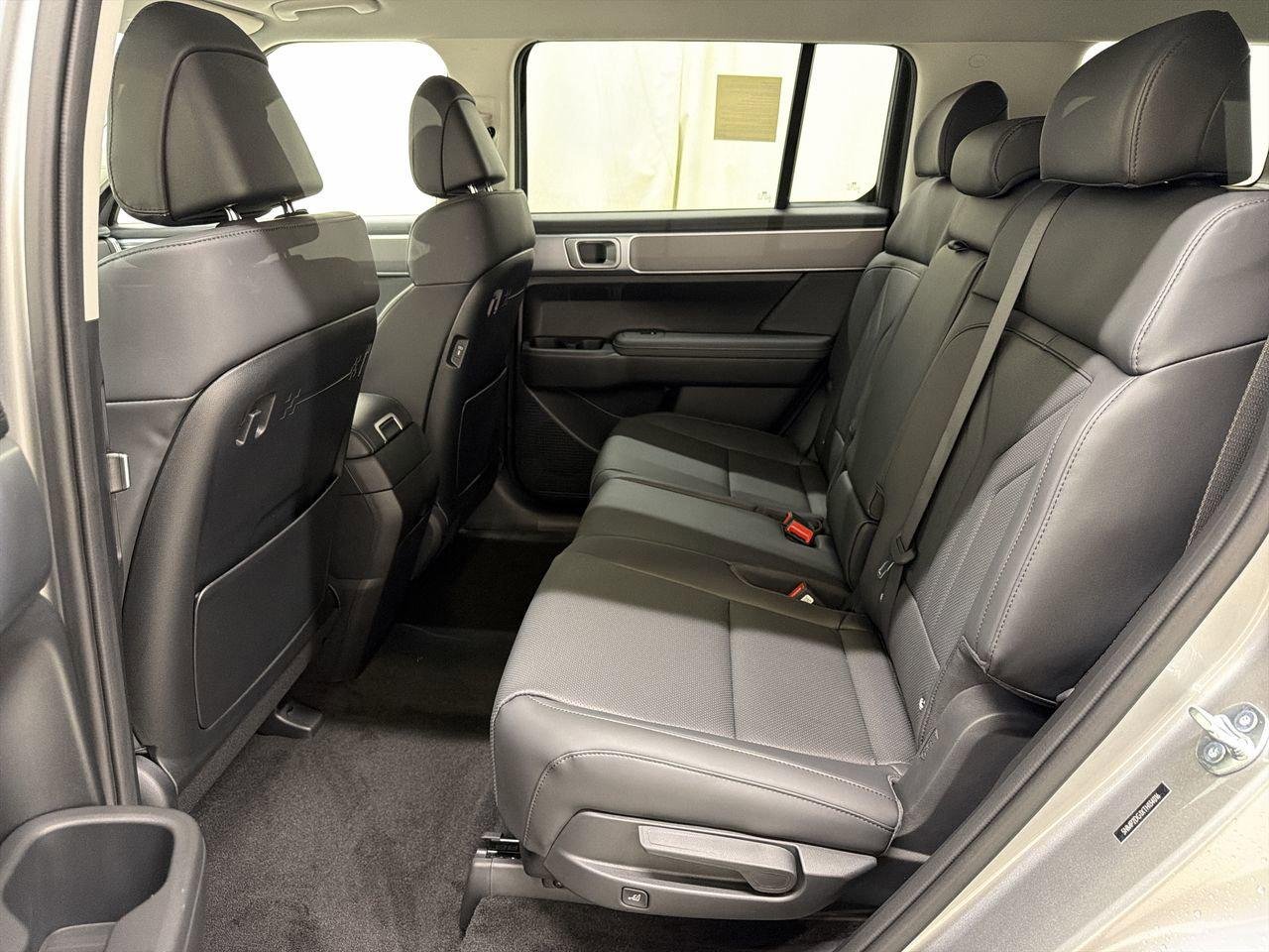 New 2026 Shimmering Silver Hyundai SEL image 18