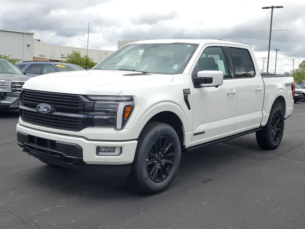 New 2026 Star White Metallic Tri-Coat Ford Platinum® image 2