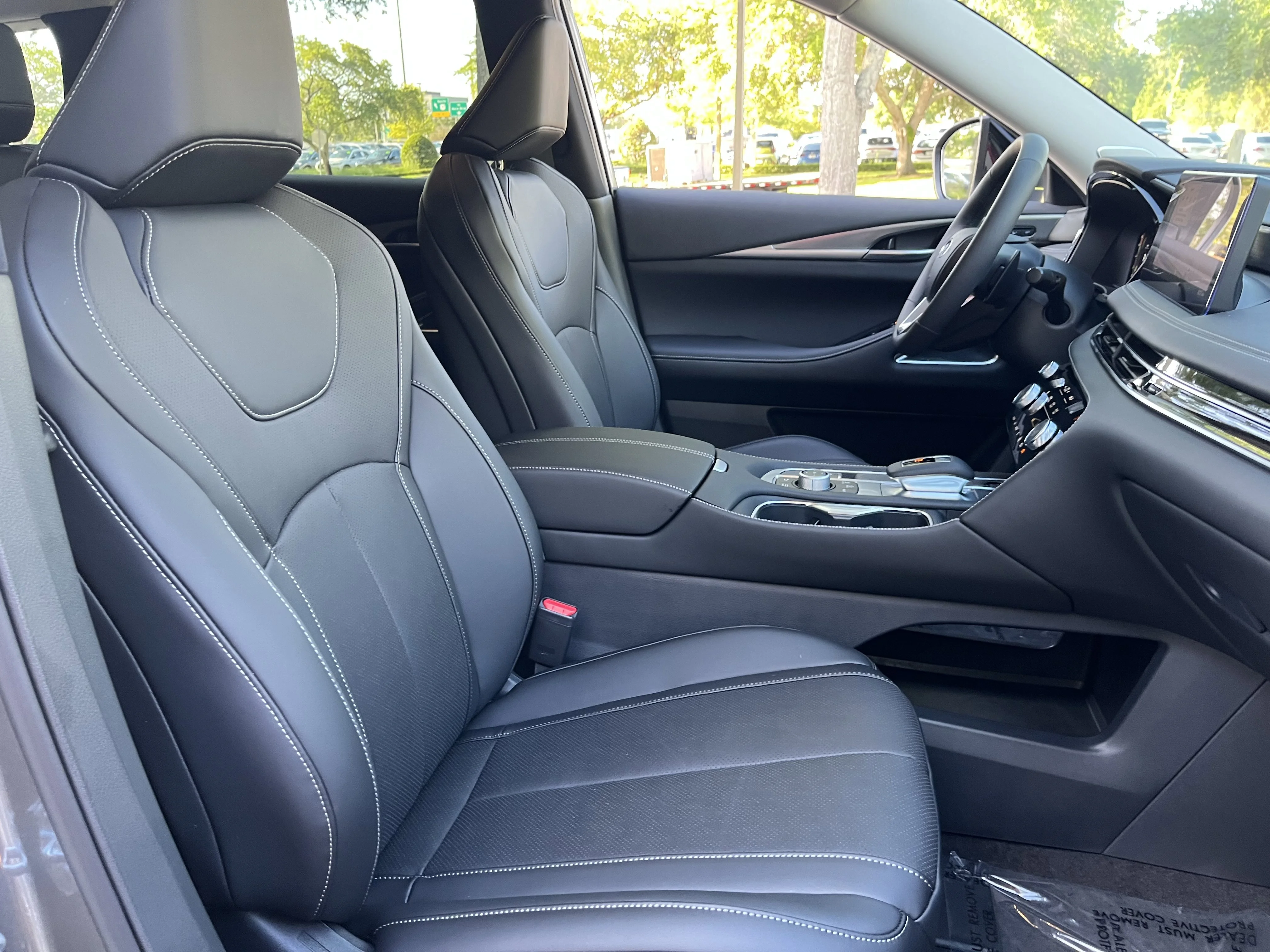 New 2027 Graphite Shadow INFINITI LUXE image 22