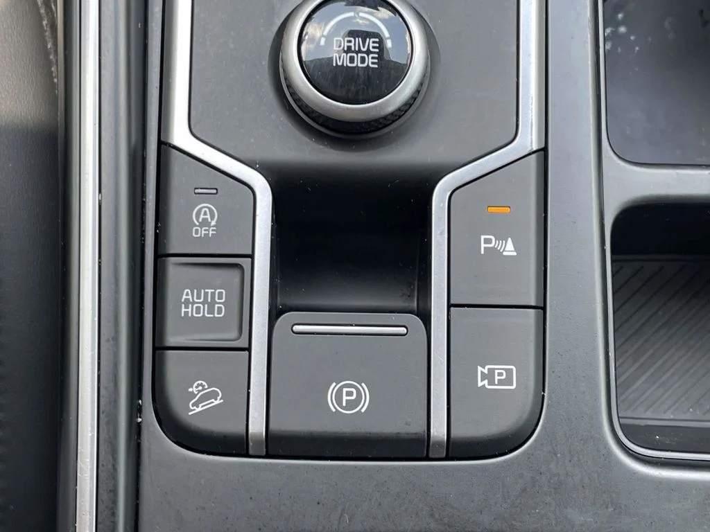 Used 2025 White Kia EX image 43