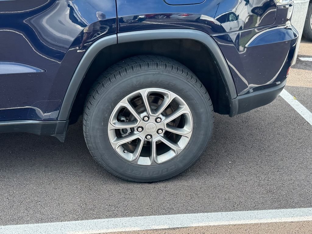 Used 2015 Blue Jeep Limited image 9