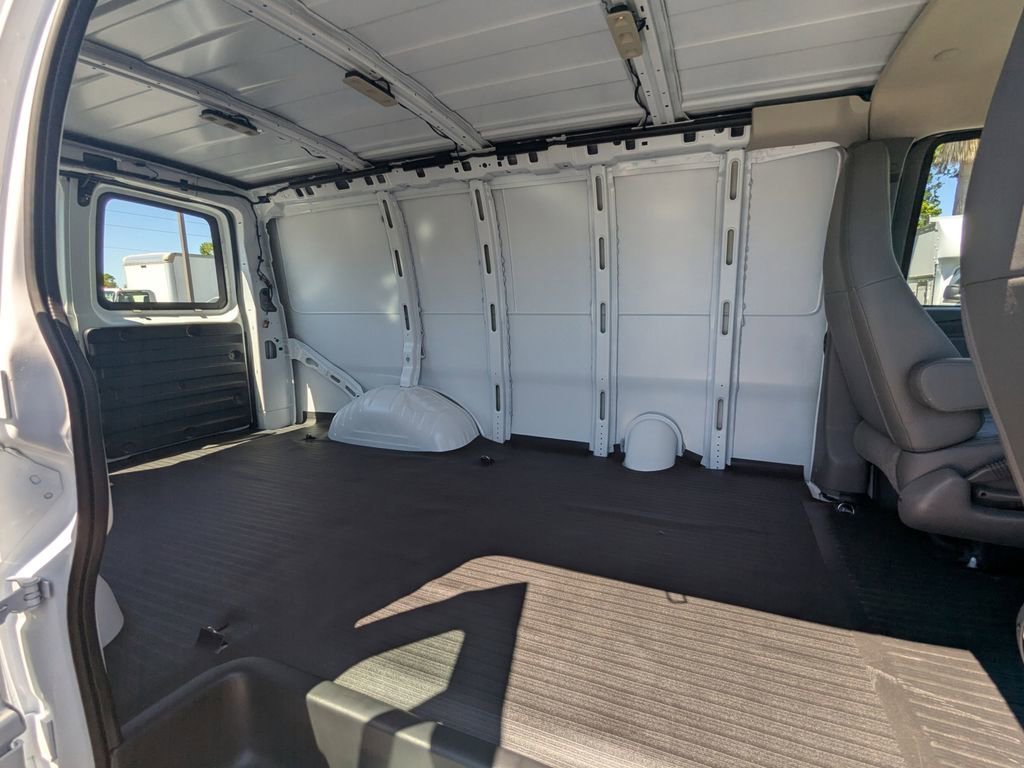 2025 Chevrolet Express Cargo Work Van - Photo 16