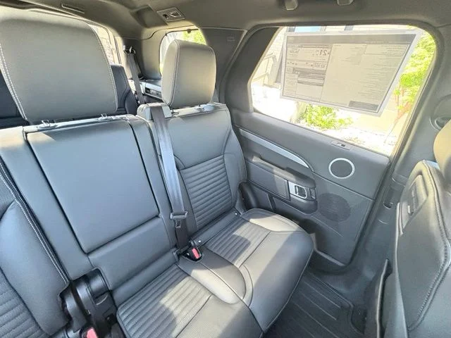 New 2026 Santorini Black Land Rover Dynamic SE image 36