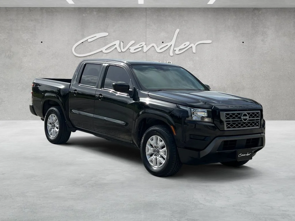 Used 2022 Red Nissan SV image 2