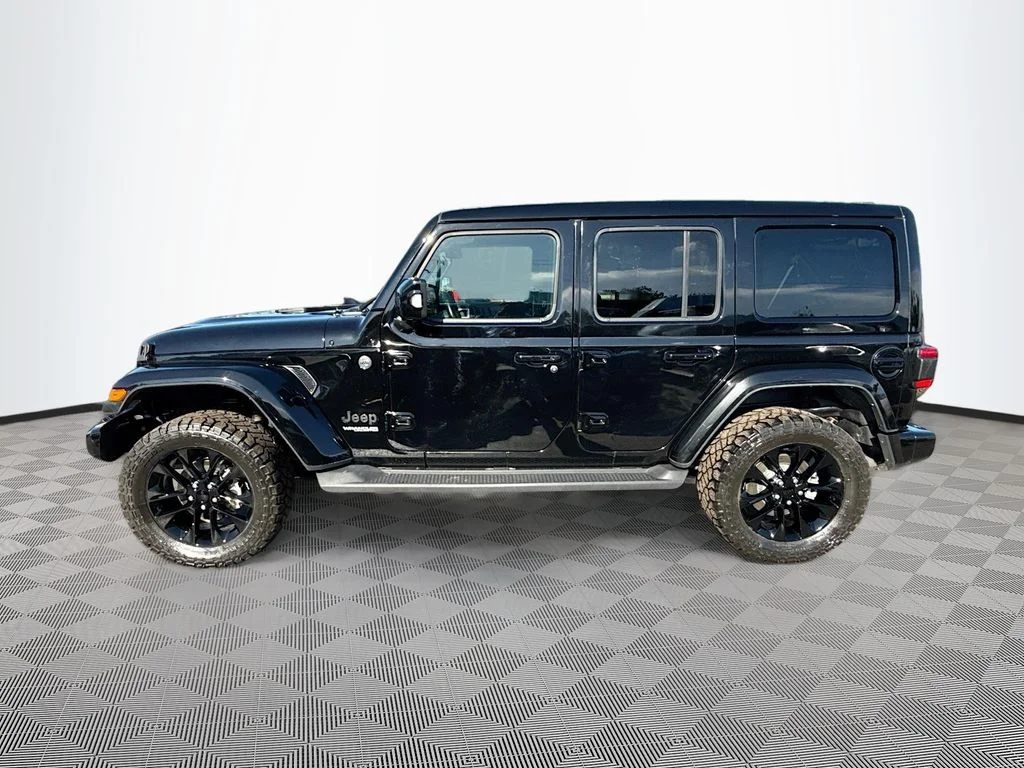 Used 2022 Black Jeep Unlimited Sahara High Altitude image 9