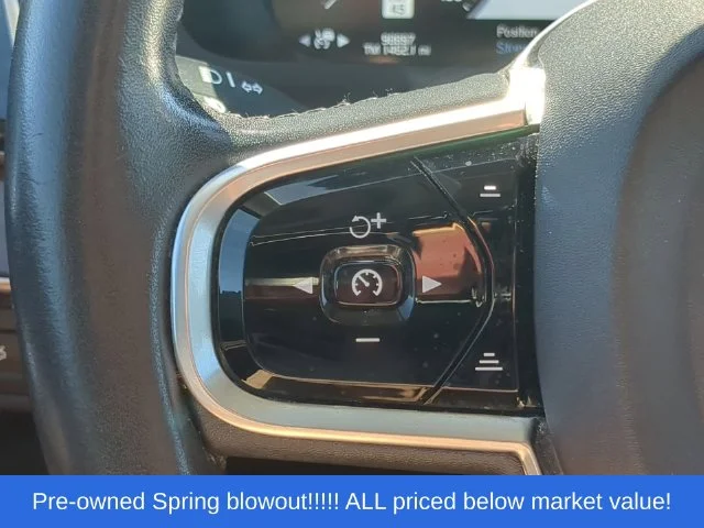 Used 2016 Gray Volvo T6 Momentum image 26