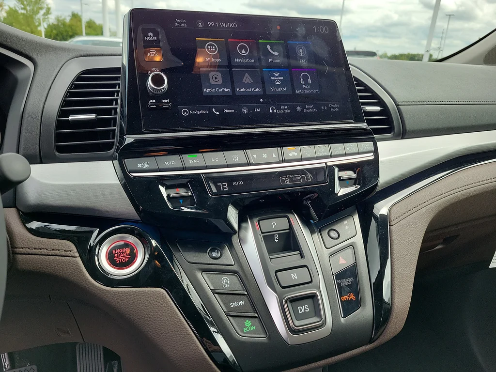 New 2026 Platinum White Pearl Honda Touring image 12