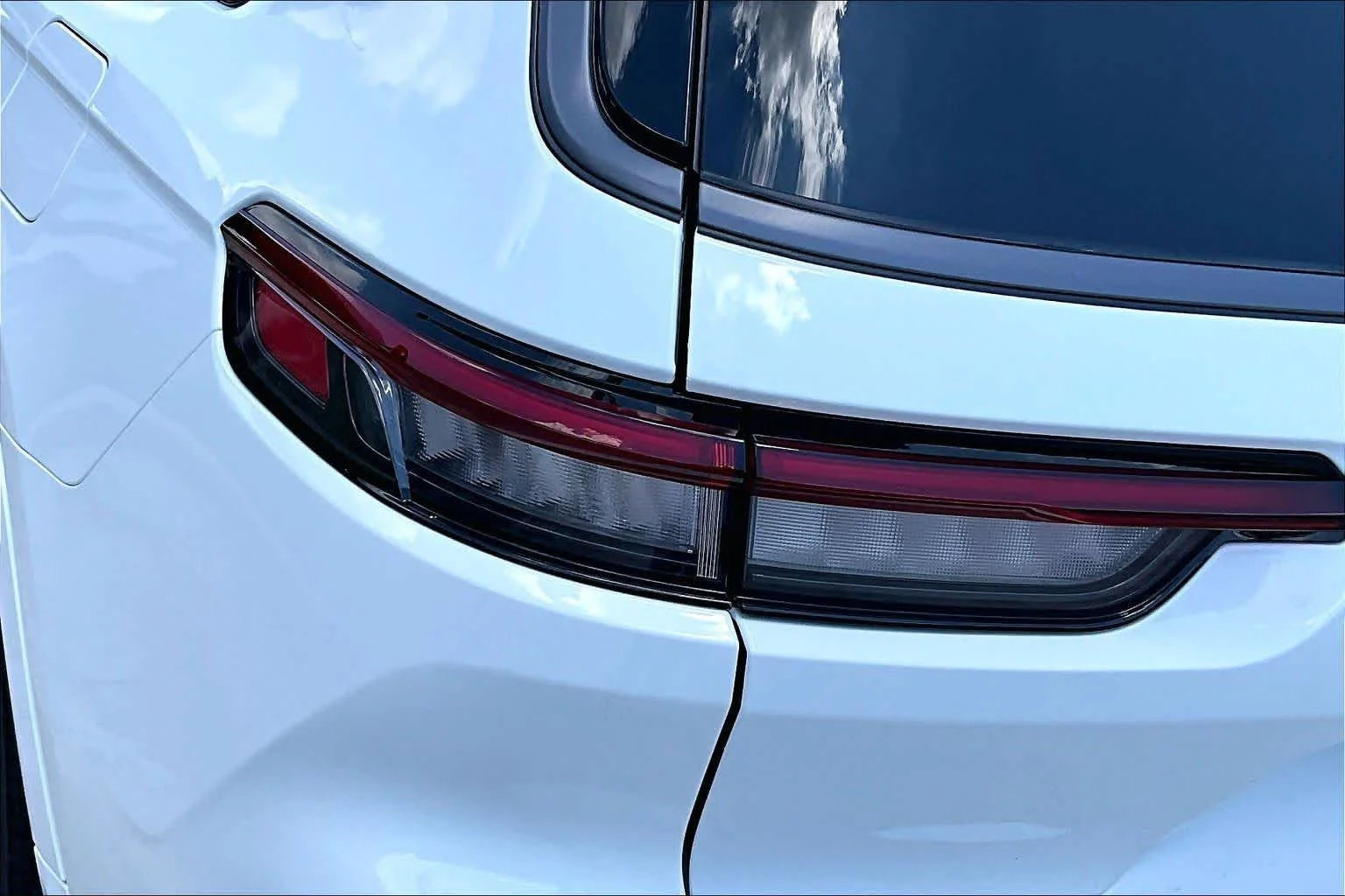 New 2026 Bright White Clear-Coat Exterior Paint Jeep Summit image 15