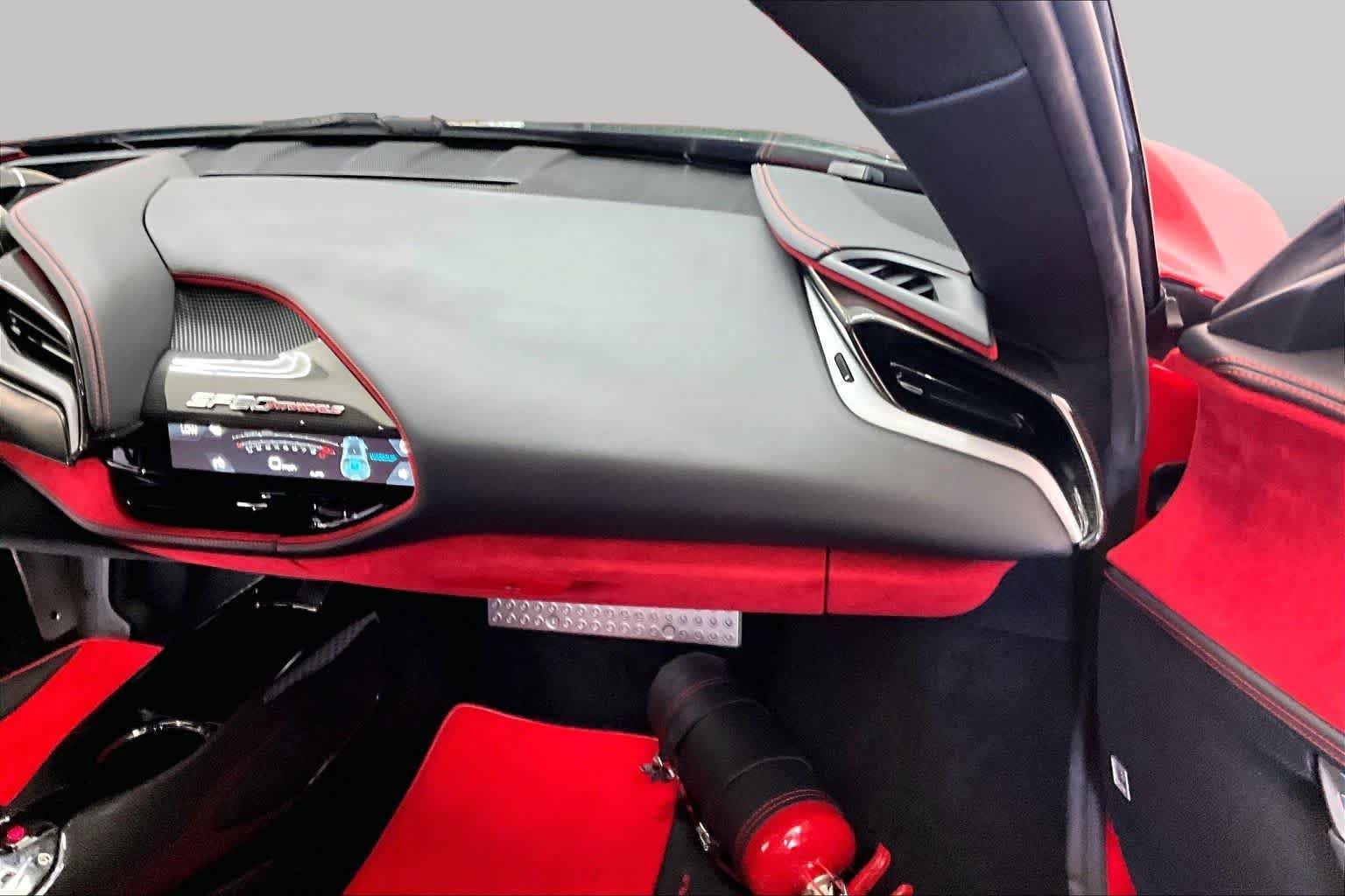Used 2021  Ferrari  image 33
