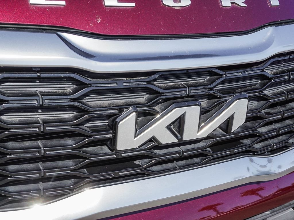 Used 2022 Purple Kia S image 11
