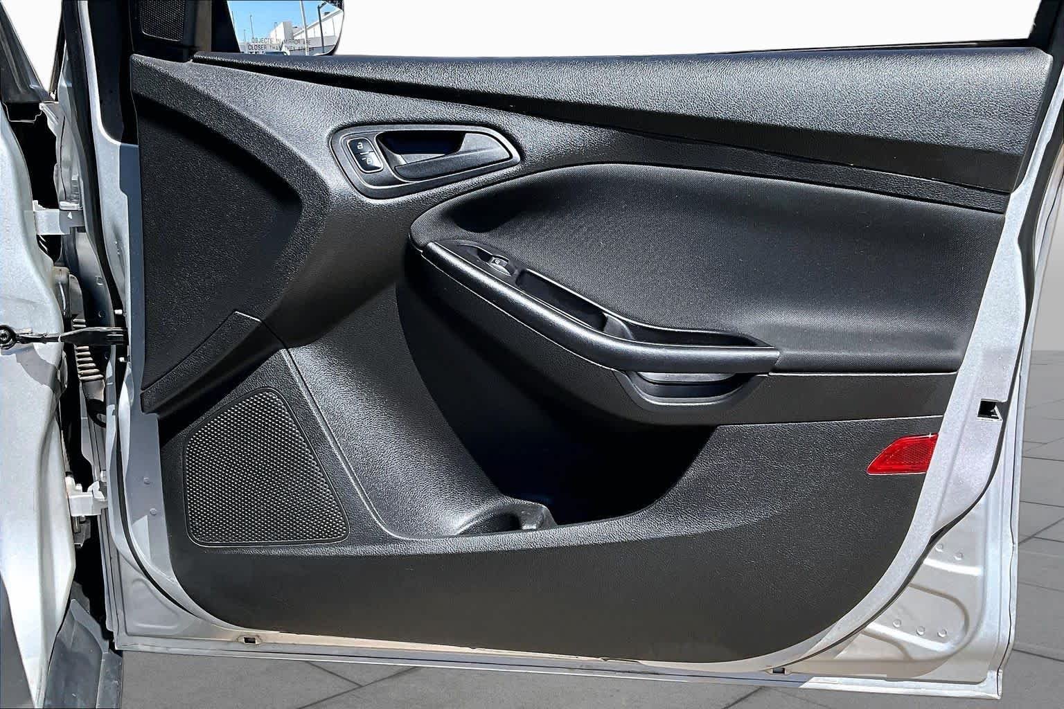 Used 2015 Ingot Silver Ford S image 25