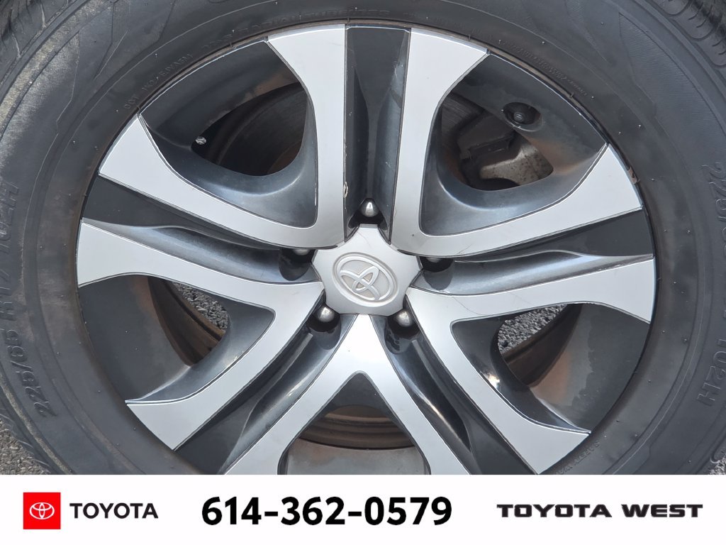 Used 2017 White Toyota LE image 12