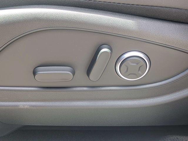 New 2026 White Hyundai SEL Premium FWD image 21