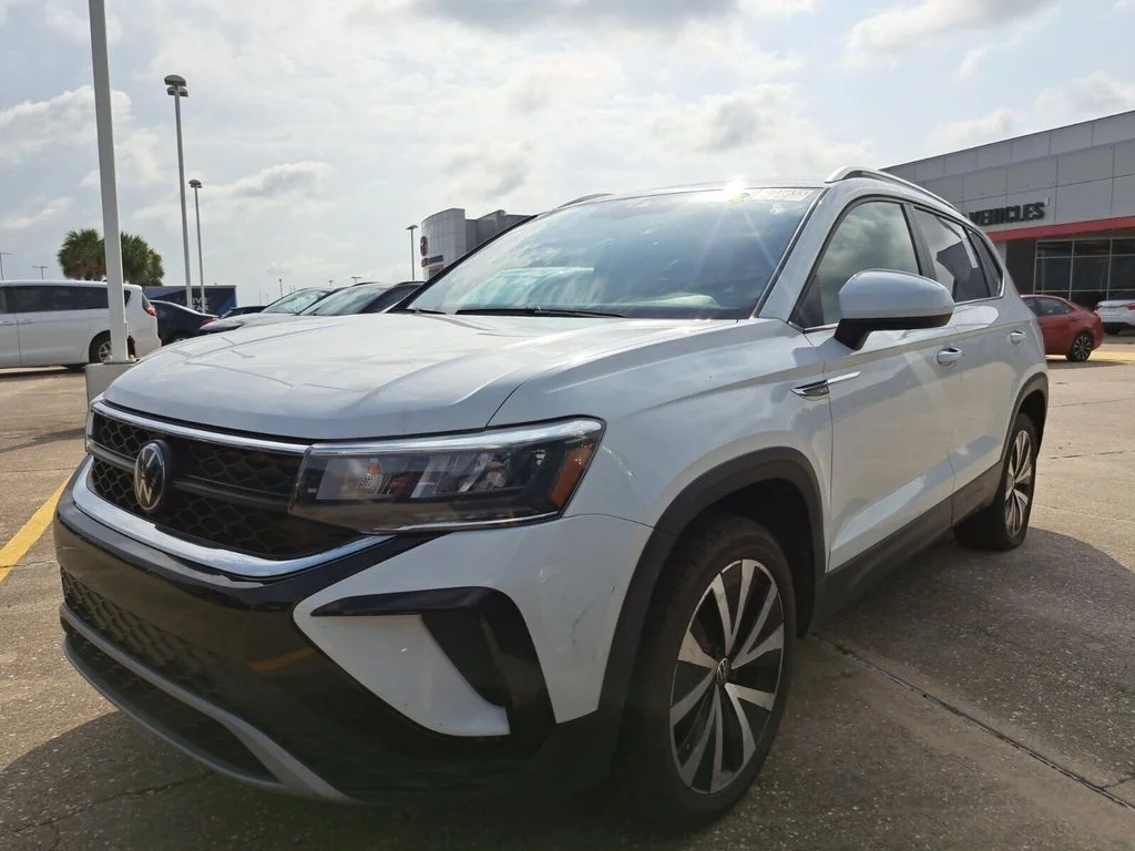 2024 Volkswagen Taos 1.5T SE's photo