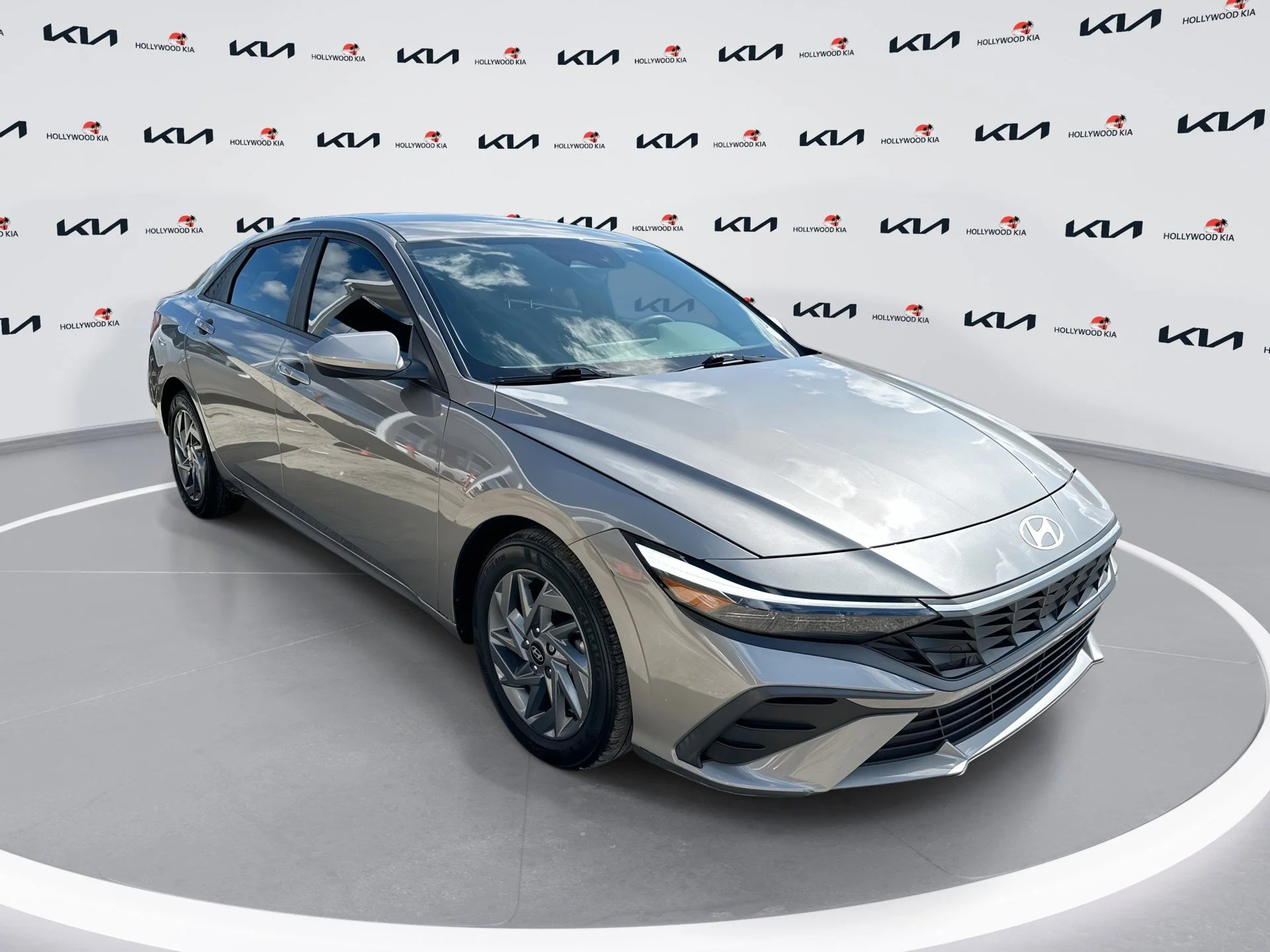2024 Hyundai Elantra 2.0 SEL IVT's photo