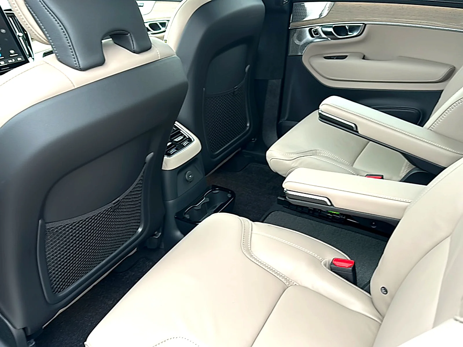 2025 Volvo XC90 Ultra - Photo 15