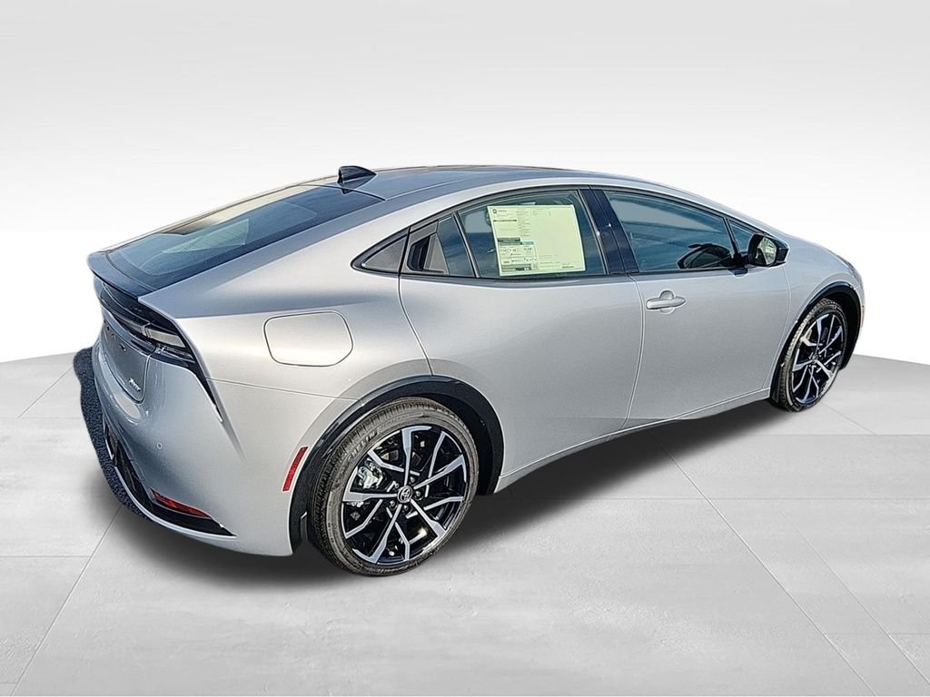2026 Toyota Prius Plug-in Hybrid XSE - Photo 8