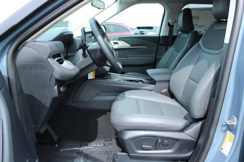 New 2026 Vapor Blue Metallic Ford Active image 36