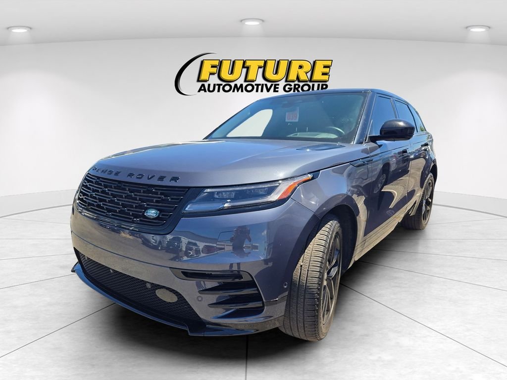Used 2024  Land Rover Dynamic SE image 3