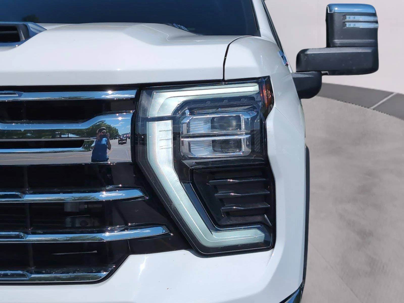 Used 2024 Summit White Chevrolet LTZ image 14
