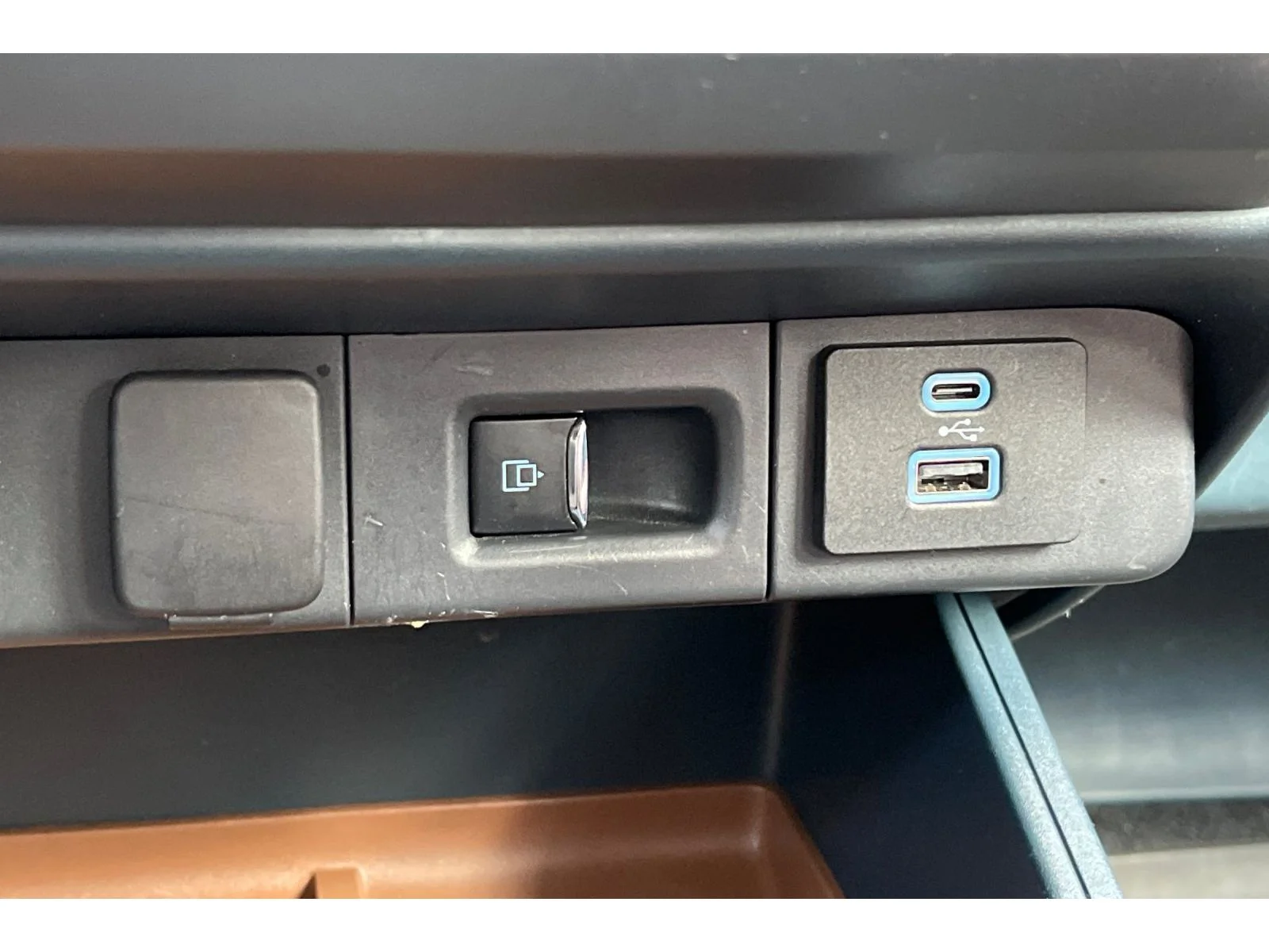 Used 2023 Oxford White Ford LARIAT image 29