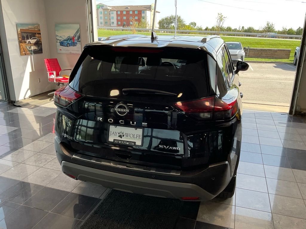 Used 2023 Black Nissan SV image 5
