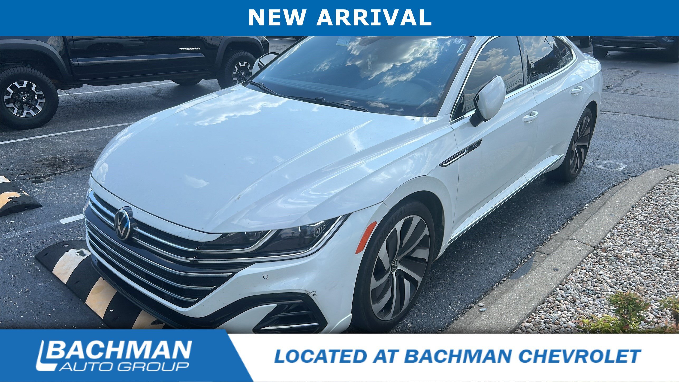 Used 2021  Volkswagen SEL R-Line image 4