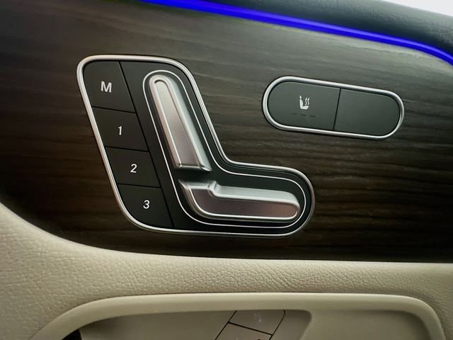 New 2026 Polar White Mercedes-Benz GLB 250 image 19