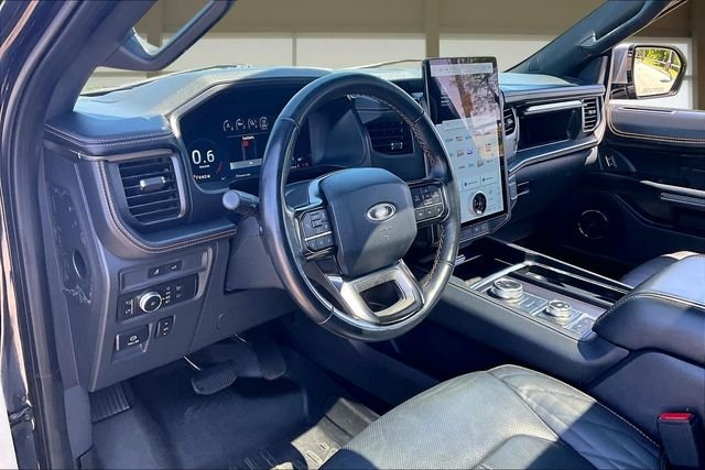 Used 2022  Ford Platinum image 14