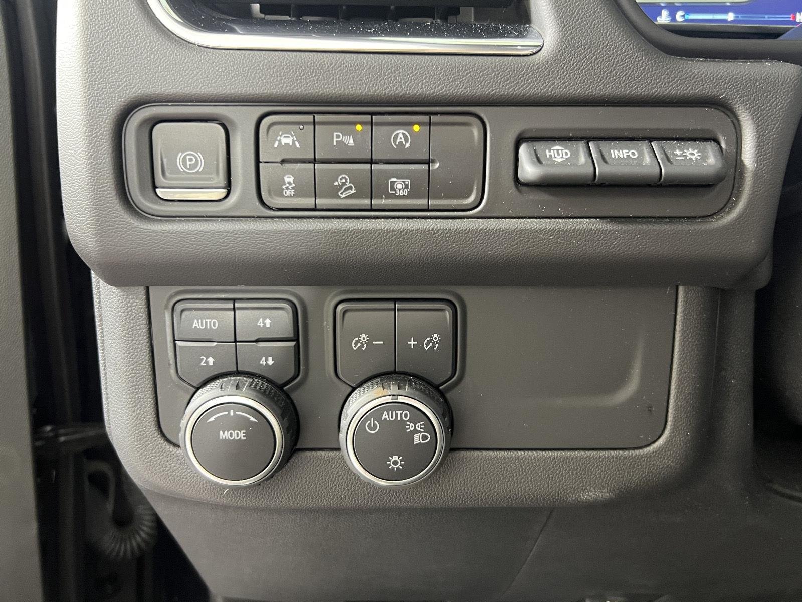 Used 2023 Black Chevrolet Premier image 17