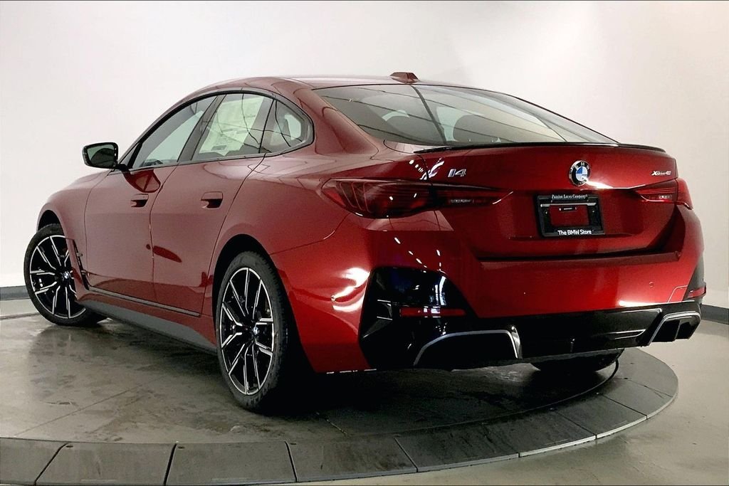 New 2026 Vegas Red Metallic BMW xDrive40 image 2