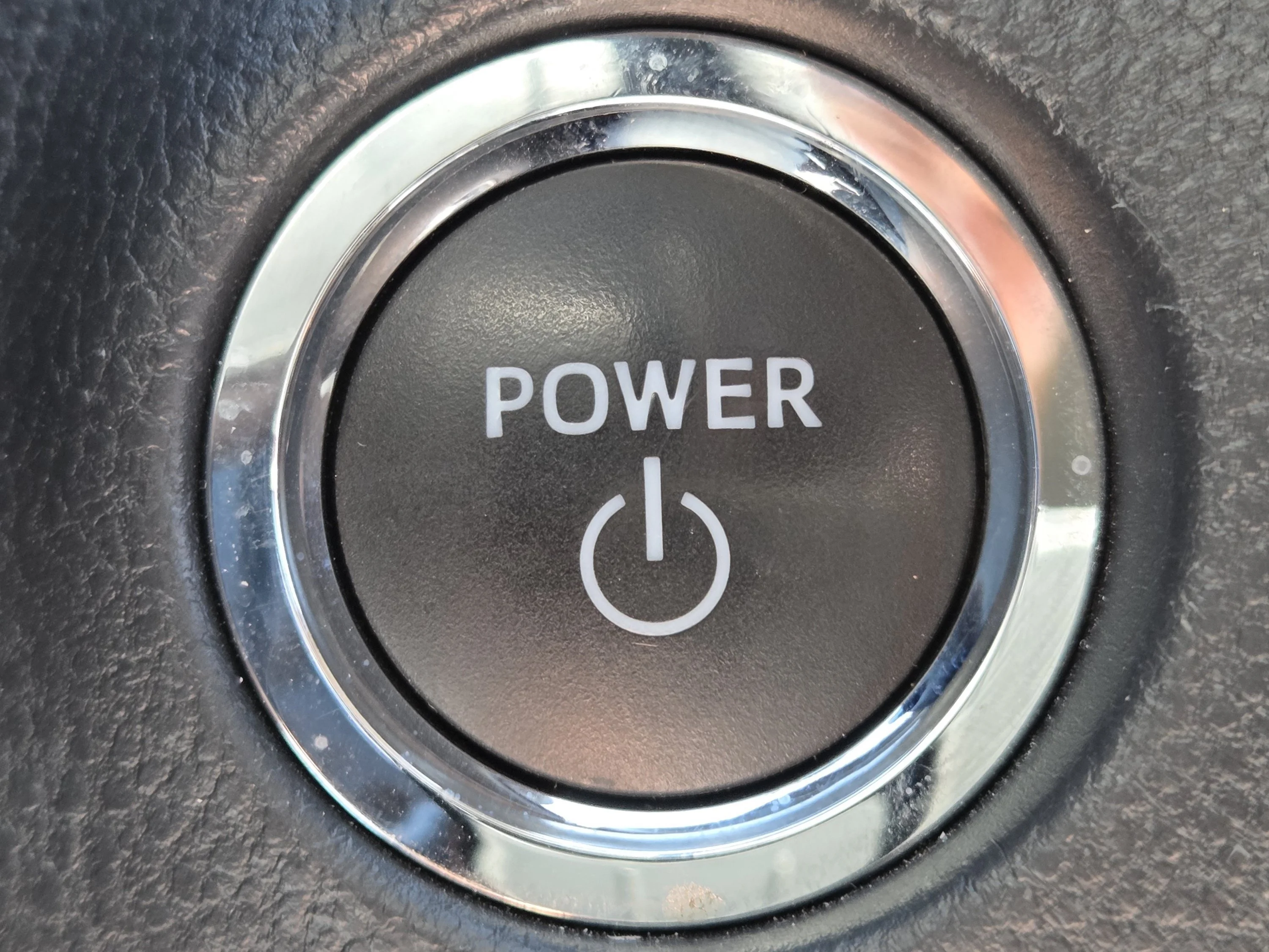 Used 2025 Silver Sky Metallic Toyota XLE image 36