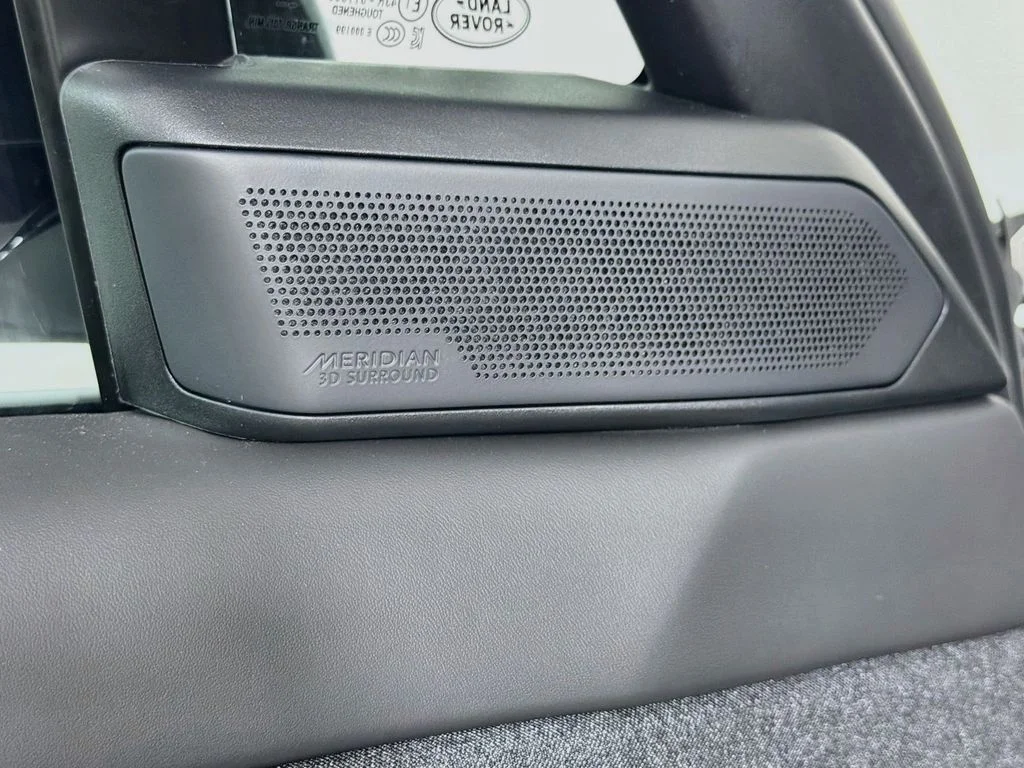 New 2026 Fuji White Land Rover SE image 19