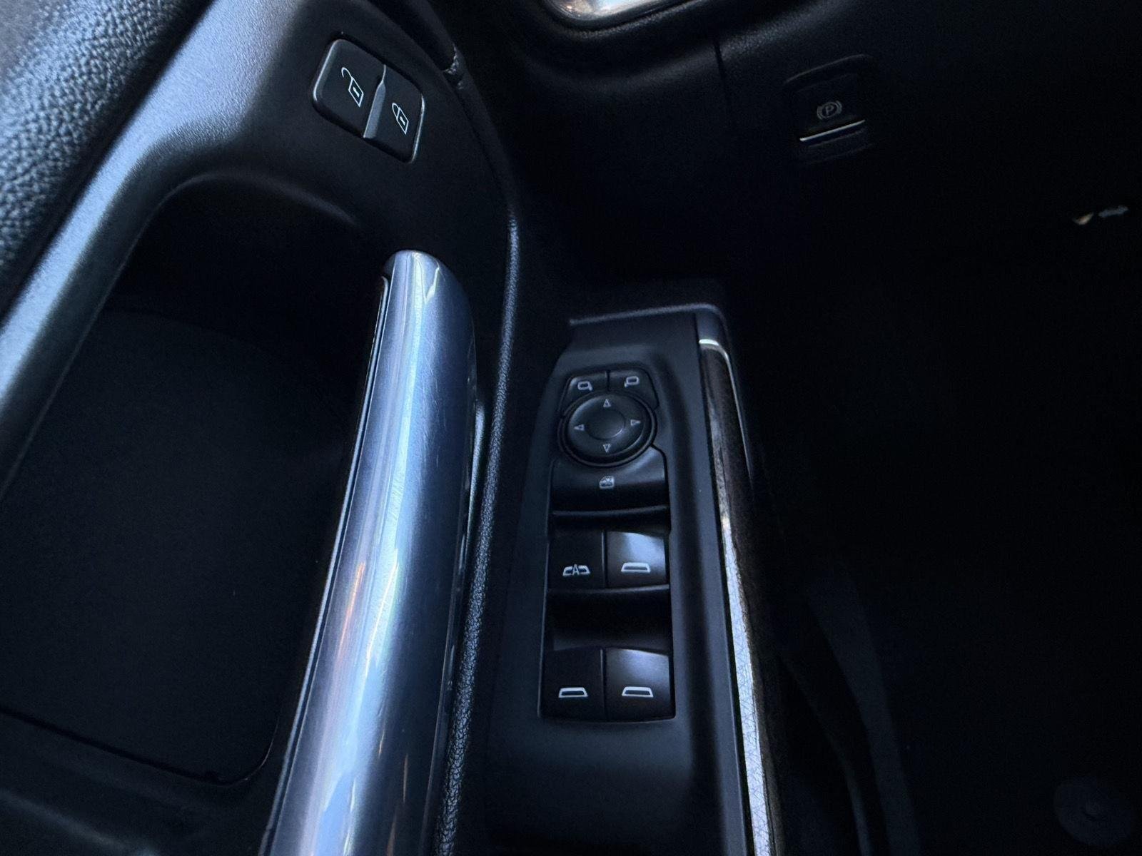 Used 2021 Summit White Chevrolet LT image 11