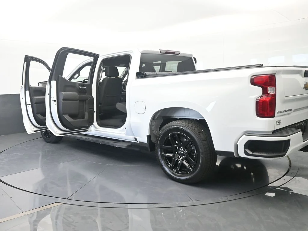 Used 2024 Summit White Chevrolet Custom image 79
